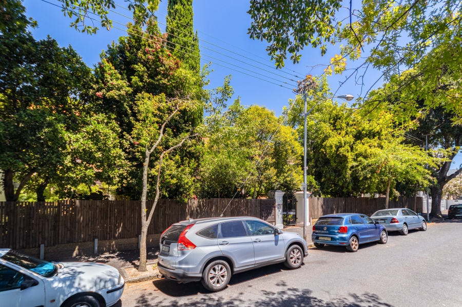 2 Bedroom Property for Sale in Claremont Upper Western Cape